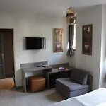Portre Panzio Hotel