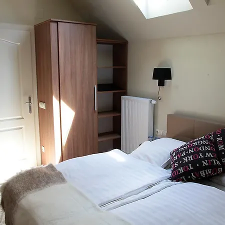 Portre Panzio Hotell 4*