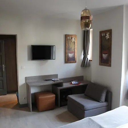 Portre Panzio Hotel