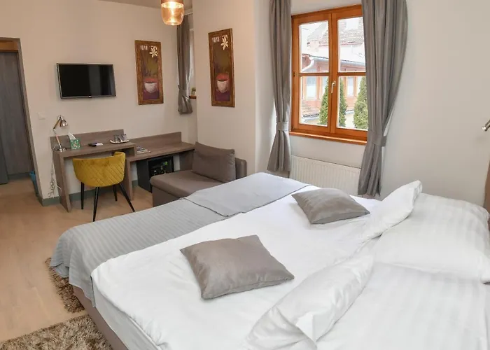 מלון Portre Panzio 4*